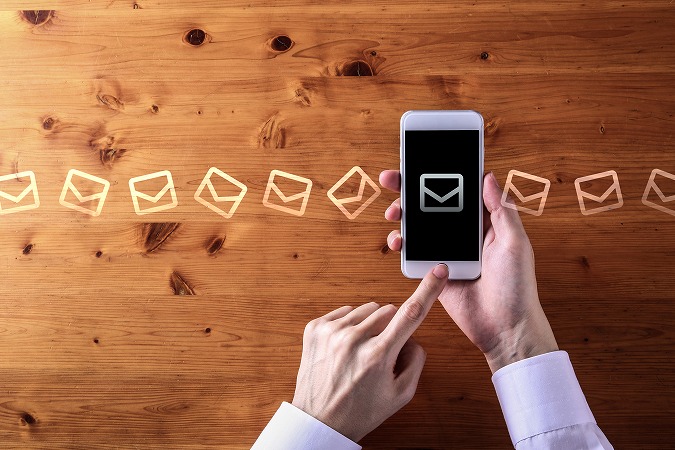 スマホを通過中